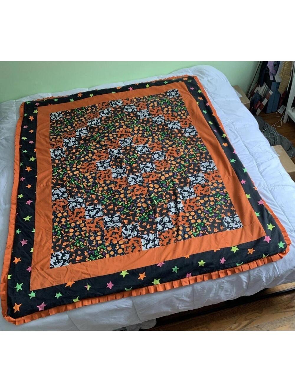 Vintage 1990s Handmade Halloween Quilt 76x 60" Large Throw Twin Cotton Patchwork - Picture 3 of 9